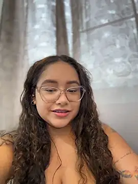 CurlyGirl 1 online show from 11, 7, 2026