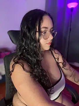 CurlyGirl 1 online show from 7, 4, 2026