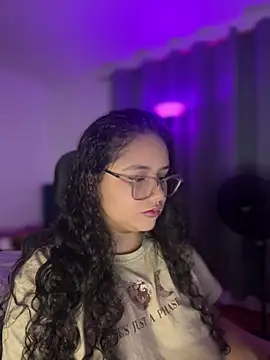 CurlyGirl 1 online show from 17, 3, 2026