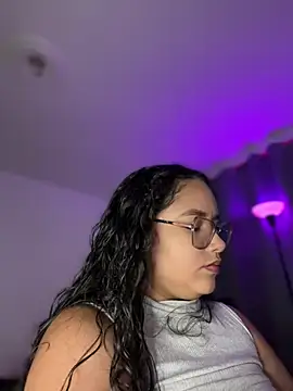 CurlyGirl 1 online show from 11, 4, 2026