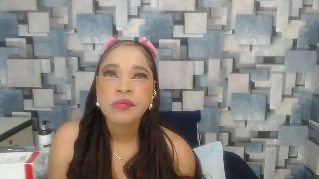 angel dthroatt online show from 21, 12, 2025