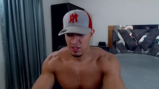 Snapshot of Frank_heaven01 chatting on 12, 6, 2026 Frank heaven01 online show from 12, 6, 2026