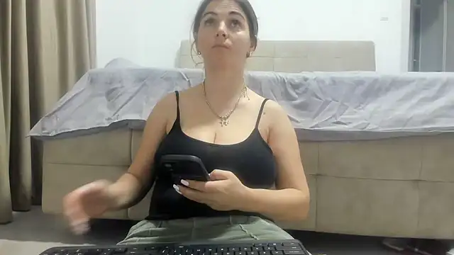 Hottalicia2 online show from 25, 2, 2026