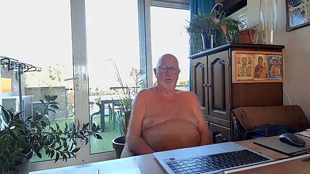 Snapshot of sperpa chatting on 15, 4, 2026 sperpa online show from 15, 4, 2026