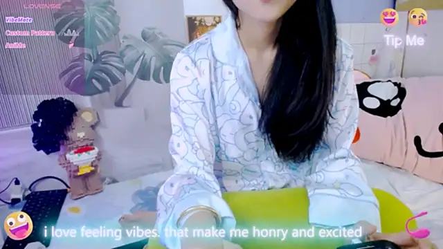 Snapshot of Ly__ chatting on 11, 2, 2026 Ly online show from 11, 2, 2026