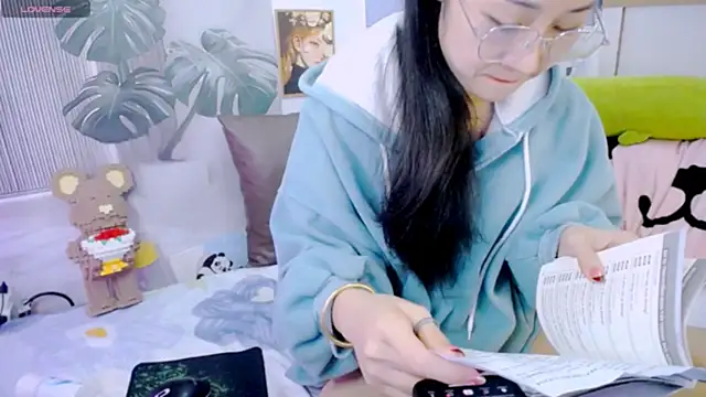 Snapshot of Ly__ chatting on 12, 2, 2026 Ly online show from 12, 2, 2026