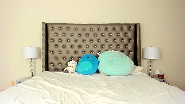 NadiaLyla online show from 20, 12, 2025