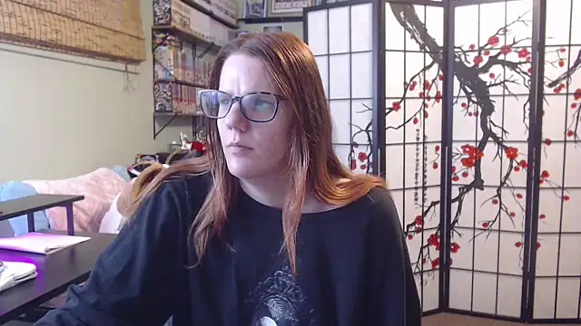 Snapshot of Sarahtineke chatting on 6, 5, 2026 Sarahtineke online show from 6, 5, 2026