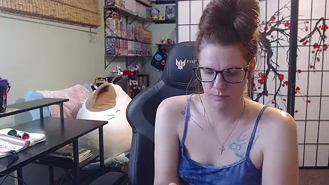 Snapshot of Sarahtineke chatting on 11, 6, 2026 Sarahtineke online show from 11, 6, 2026