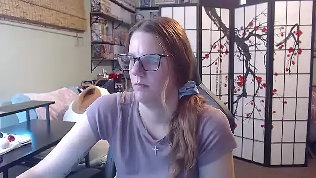 Snapshot of Sarahtineke chatting on 9, 7, 2026 Sarahtineke online show from 9, 7, 2026