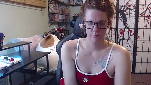 Snapshot of Sarahtineke chatting on 1, 7, 2026 Sarahtineke online show from 1, 7, 2026