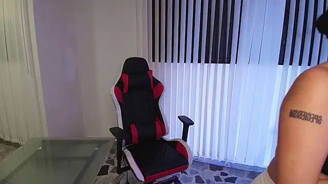 NicolRoss  online show from 11, 1, 2025