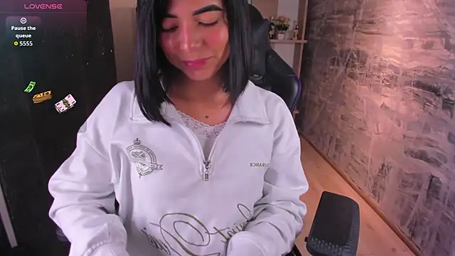 NicolRoss  online show from 10, 10, 2025