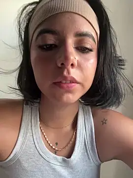 NicolRoss  online show from 2, 1, 2025