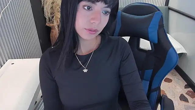 NicolRoss  online show from 10, 6, 2026