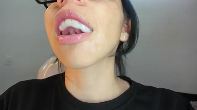 Katty mouth online show from 4, 12, 2025