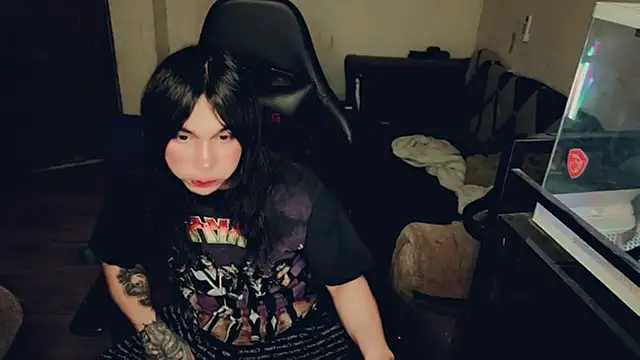 Snapshot of evelyntvsexy chatting on 11, 7, 2026 evelyntvsexy online show from 11, 7, 2026