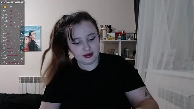 Snapshot of Light_Luna chatting on 14, 2, 2025 Light Luna online show from 14, 2, 2025