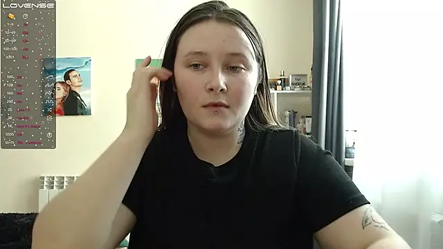 Snapshot of Light_Luna chatting on 23, 2, 2025 Light Luna online show from 23, 2, 2025