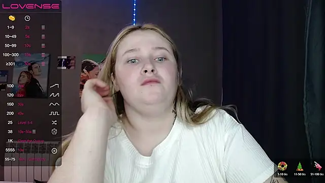 Snapshot of Light_Luna chatting on 31, 10, 2025 Light Luna online show from 31, 10, 2025