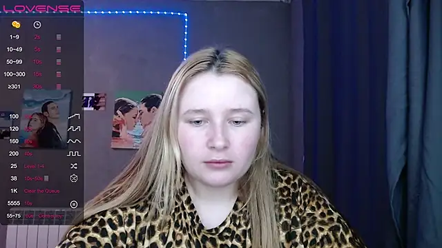 Snapshot of Light_Luna chatting on 20, 11, 2025 Light Luna online show from 20, 11, 2025