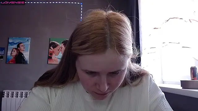 Snapshot of Light_Luna chatting on 20, 10, 2025 Light Luna online show from 20, 10, 2025