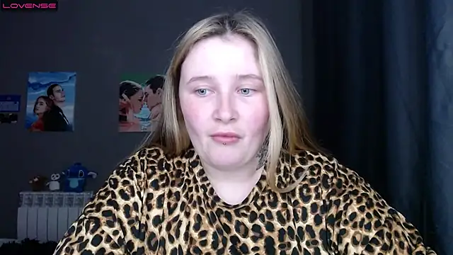 Snapshot of Light_Luna chatting on 17, 9, 2025 Light Luna online show from 17, 9, 2025