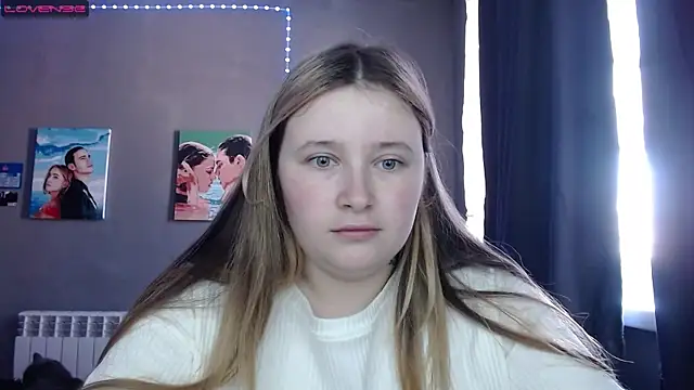 Snapshot of Light_Luna chatting on 12, 10, 2025 Light Luna online show from 12, 10, 2025