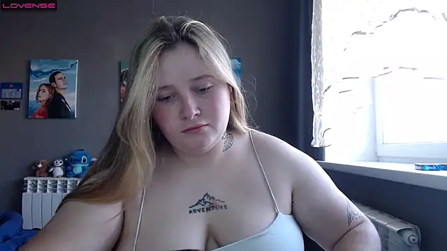 Snapshot of Light_Luna chatting on 20, 9, 2025 Light Luna online show from 20, 9, 2025