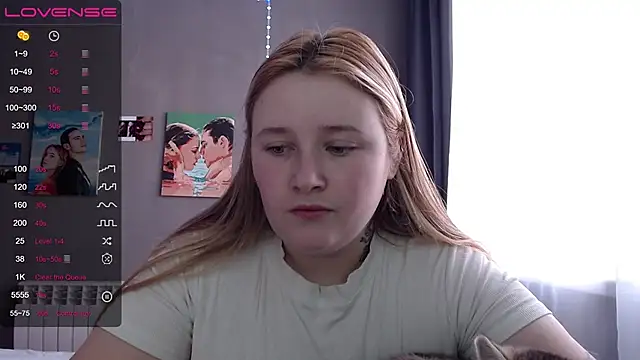 Snapshot of Light_Luna chatting on 15, 11, 2025 Light Luna online show from 15, 11, 2025