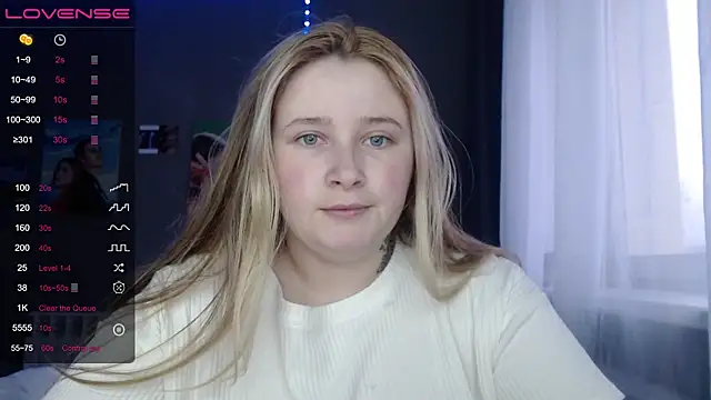 Snapshot of Light_Luna chatting on 3, 11, 2025 Light Luna online show from 3, 11, 2025