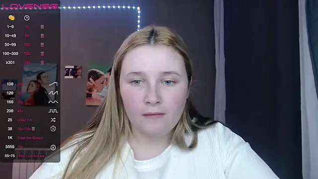 Snapshot of Light_Luna chatting on 7, 11, 2025 Light Luna online show from 7, 11, 2025