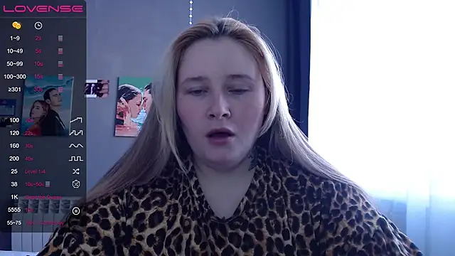 Snapshot of Light_Luna chatting on 16, 11, 2025 Light Luna online show from 16, 11, 2025