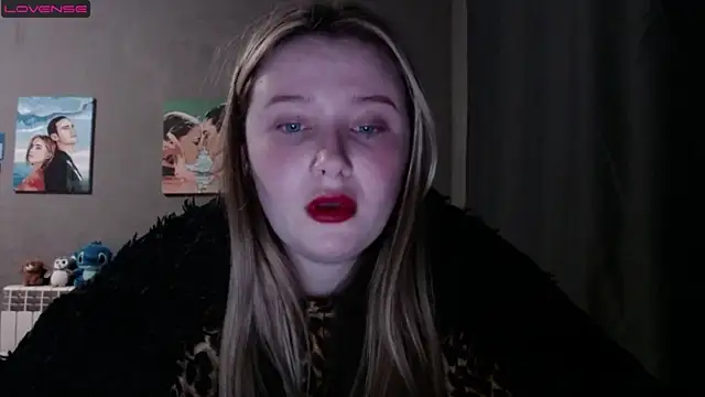 Snapshot of Light_Luna chatting on 13, 9, 2025 Light Luna online show from 13, 9, 2025