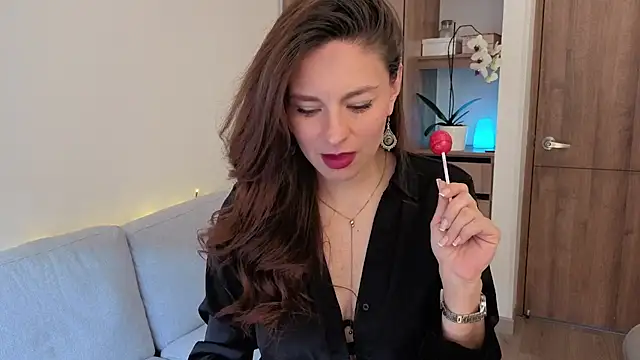 Monica-Bello online show from 13, 11, 2025