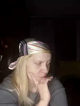 Snapshot of LeraSweet chatting on 8, 11, 2025 LeraSweet online show from 8, 11, 2025