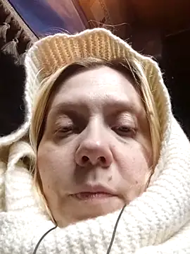 Snapshot of LeraSweet chatting on 15, 12, 2025 LeraSweet online show from 15, 12, 2025