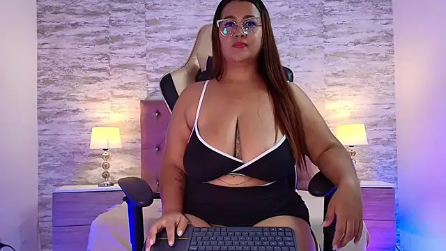 IsabellMendez  online show from 17, 2, 2025