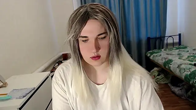 EvaMiron online show from 15, 4, 2026