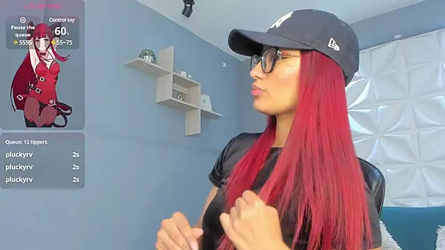 LiaWood  online show from 5, 3, 2025