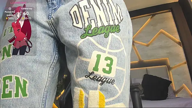 LiaWood  online show from 18, 2, 2025