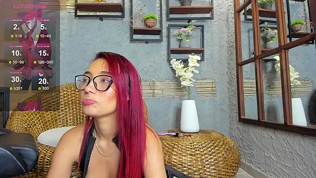 LiaWood  online show from 14, 2, 2025