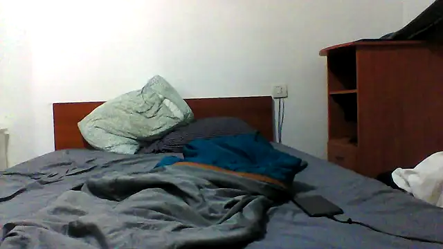 crissbadboy online show from 13, 10, 2025