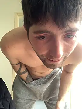 GuillaumebeauZizi online show from 10, 2, 2026