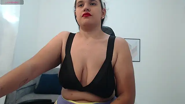 Snapshot of natalia_curvy1 chatting on 5, 11, 2025 natalia curvy1 online show from 5, 11, 2025