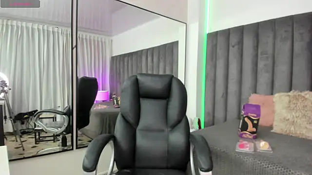 Snapshot of natalia_curvy1 chatting on 18, 3, 2025 natalia curvy1 online show from 18, 3, 2025