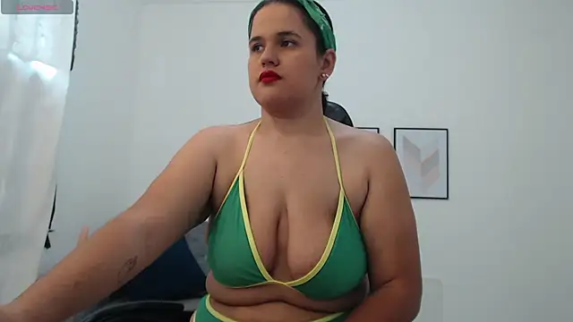 Snapshot of natalia_curvy1 chatting on 26, 9, 2025 natalia curvy1 online show from 26, 9, 2025