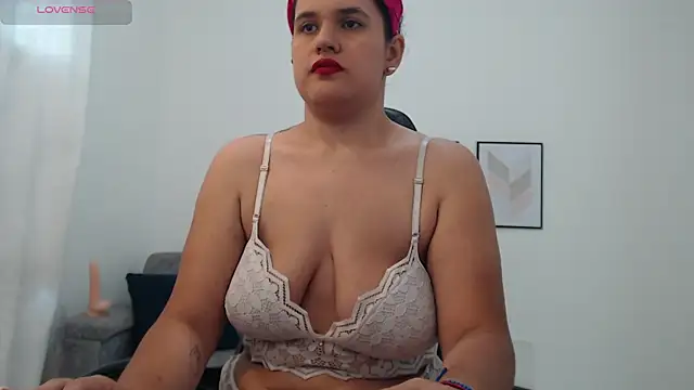 Snapshot of natalia_curvy1 chatting on 23, 10, 2025 natalia curvy1 online show from 23, 10, 2025