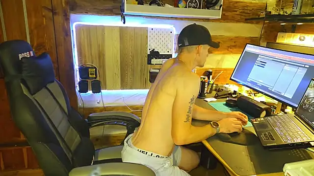 HARD 2QUIT online show from 11, 10, 2025