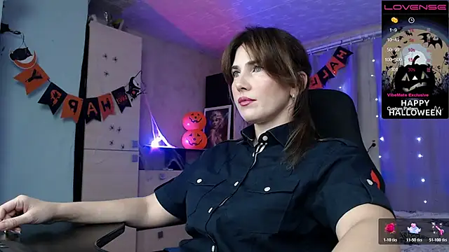 Daniela Cooperr online show from 2, 11, 2025